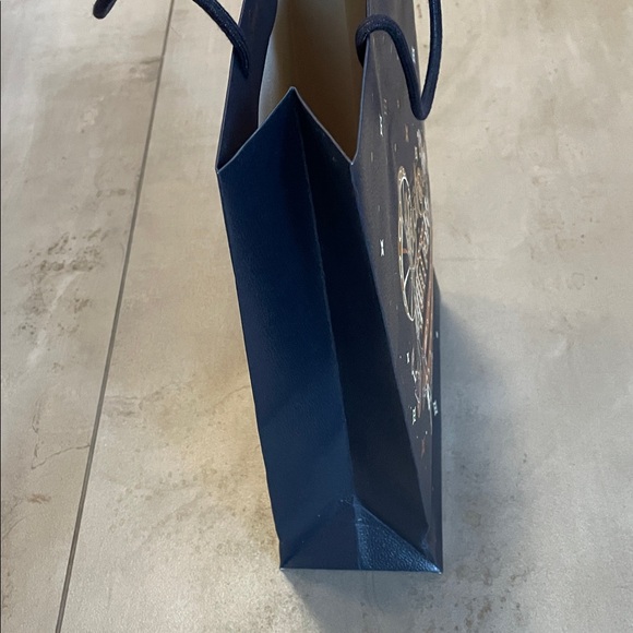 Louis Vuitton 2024 Christmas Bag - Picture 4 of 5